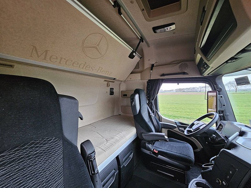 Photo d'intérieur 3: Tracteur routier Mercedes-Benz ACTROS 1845 LS MP5 MIRROR CAMS
