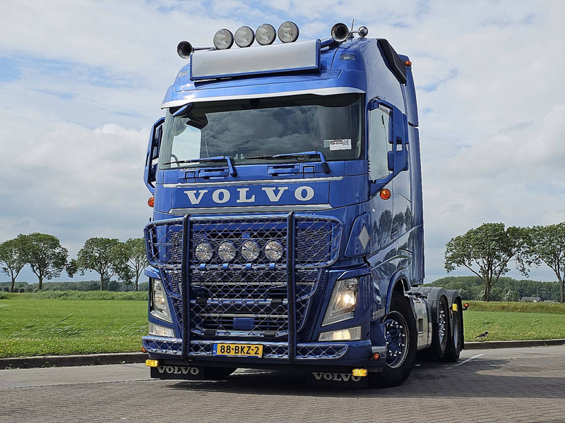 Volvo FH 460 XL 6X2 SPECIAL SHOW - Tracteur routier: photos 1 Volvo FH 460 XL 6X2 SPECIAL SHOW - Tracteur routier: photos 1