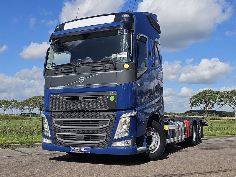 Volvo FH 540 - Camion porte-conteneur/ Caisse mobile: photos 1 Volvo FH 540 - Camion porte-conteneur/ Caisse mobile: photos 1