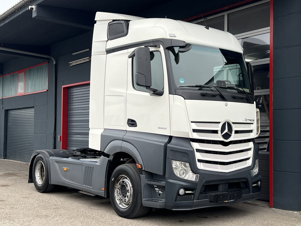 Mercedes-Benz Actros 1843 Klima Retarder ACC-Abstandstempomat - Tracteur routier: photos 1 Mercedes-Benz Actros 1843 Klima Retarder ACC-Abstandstempomat - Tracteur routier: photos 1