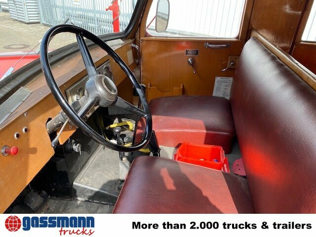 BORGWARD B522-A0 4x4 Löschgruppenfahrzeug LF - Camion de pompier: photos 3 BORGWARD B522-A0 4x4 Löschgruppenfahrzeug LF - Camion de pompier: photos 3