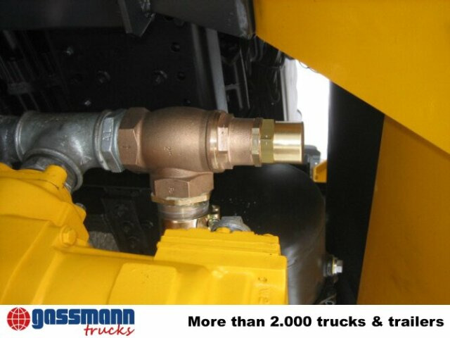 MAN TGA 26.430 6x6 - Camion citerne: photos 2 MAN TGA 26.430 6x6 - Camion citerne: photos 2