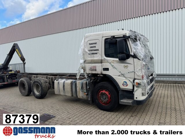 Volvo FM 380 6x4 R mit Brandschaden - Camion benne: photos 1 Volvo FM 380 6x4 R mit Brandschaden - Camion benne: photos 1