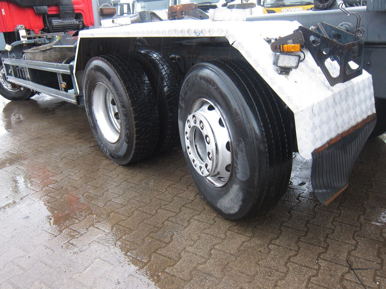 DAF CF 85 410 6X2*4 Meiller Haken Manual Retarder - Camion ampliroll: photos 5 DAF CF 85 410 6X2*4 Meiller Haken Manual Retarder - Camion ampliroll: photos 5