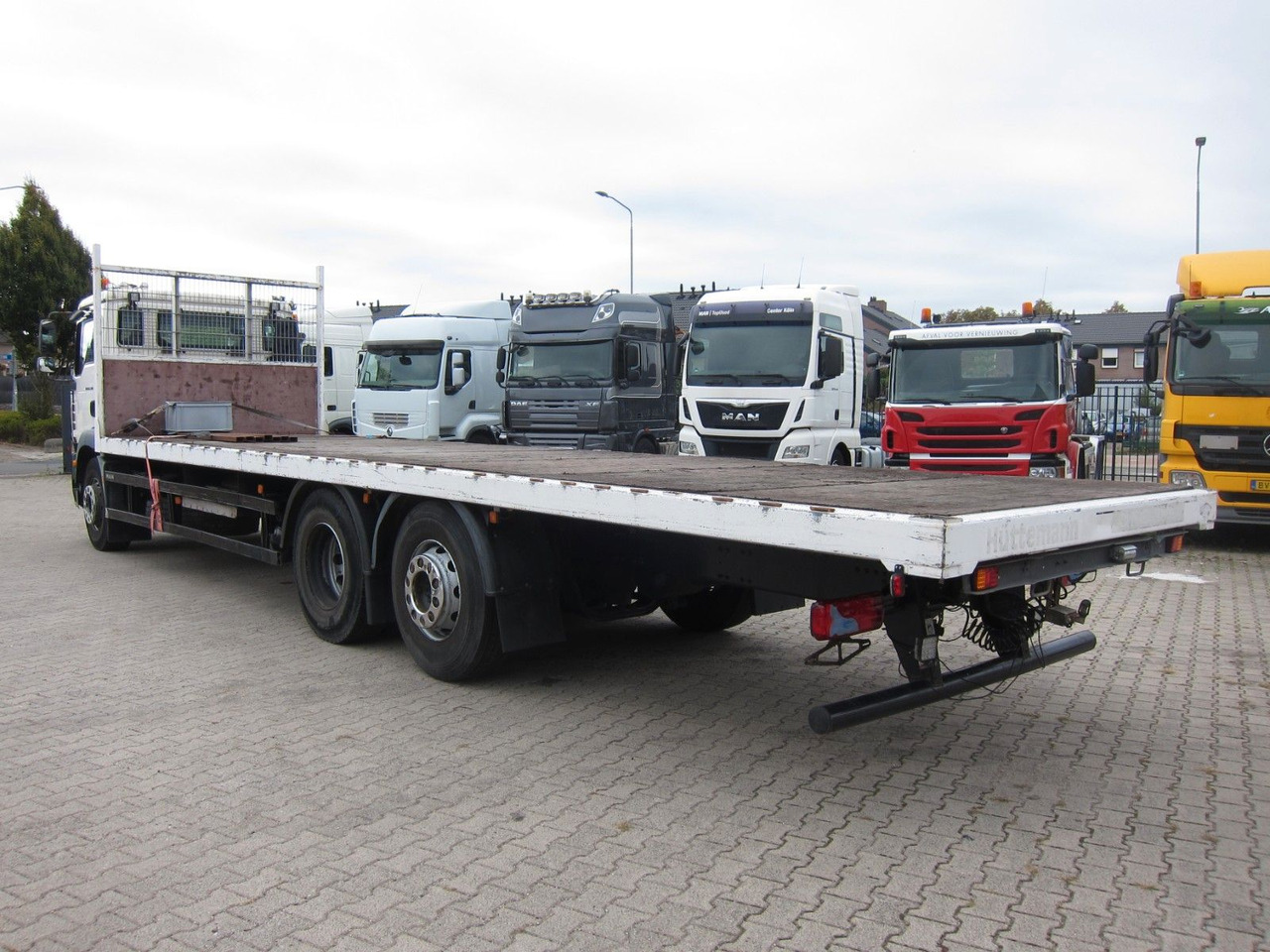 MAN TGM 26 340 6X2*4 BL Plateau Manual - Camion plateau: photos 3 MAN TGM 26 340 6X2*4 BL Plateau Manual - Camion plateau: photos 3