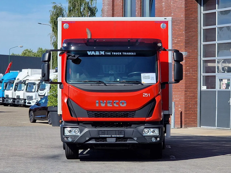 Iveco EuroCargo 120 210 - Isotherm box - Zepro loadlift - Low KM - Airco - Camera - Camion fourgon: photos 2 Iveco EuroCargo 120 210 - Isotherm box - Zepro loadlift - Low KM - Airco - Camera - Camion fourgon: photos 2