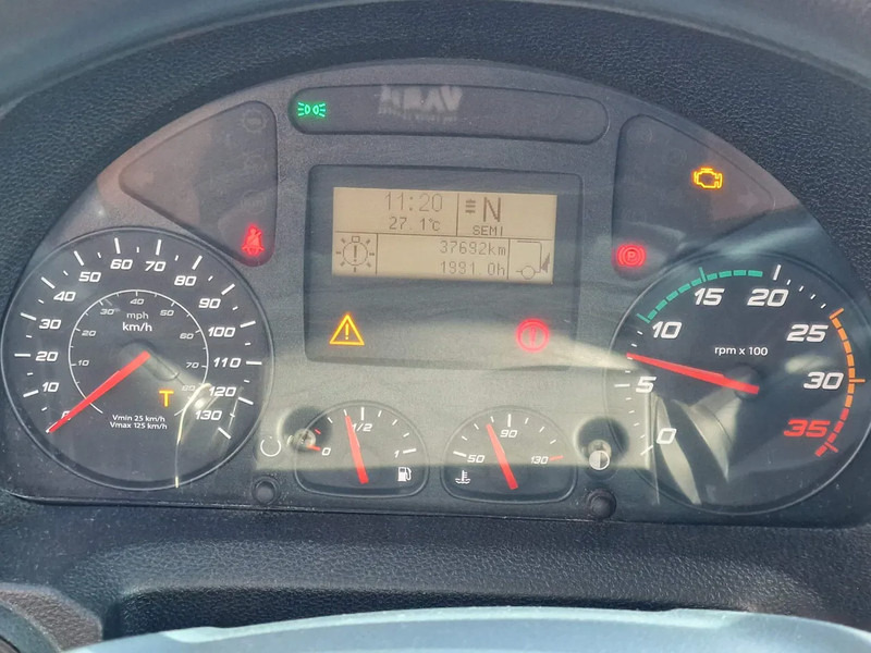 Camion fourgon Iveco Eurocargo 75-190 Isotherm box - Zepro loadlift - Low KM - Airco - Euro 6 - Camera: photos 11 Camion fourgon Iveco Eurocargo 75-190 Isotherm box - Zepro loadlift - Low KM - Airco - Euro 6 - Camera: photos 11