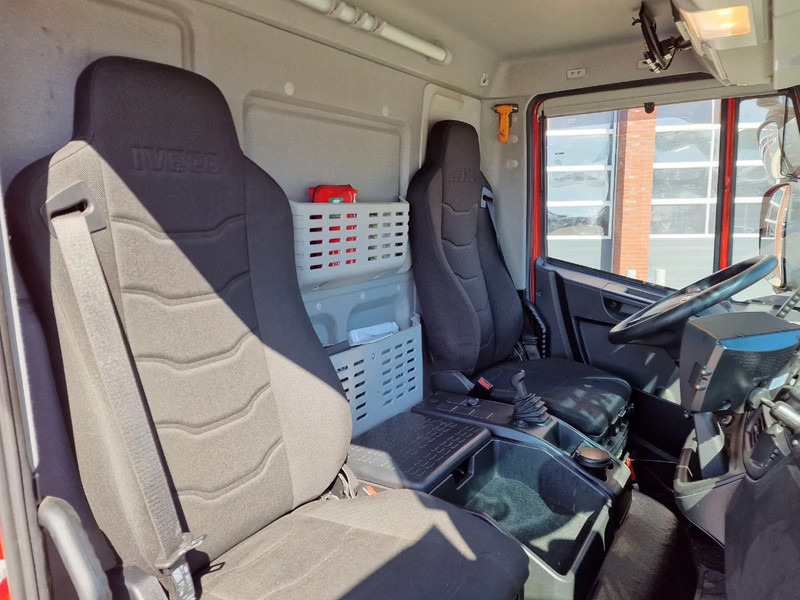 Camion fourgon Iveco Eurocargo 75-190 Isotherm box - Zepro loadlift - Low KM - Airco - Euro 6 - Camera: photos 19 Camion fourgon Iveco Eurocargo 75-190 Isotherm box - Zepro loadlift - Low KM - Airco - Euro 6 - Camera: photos 19