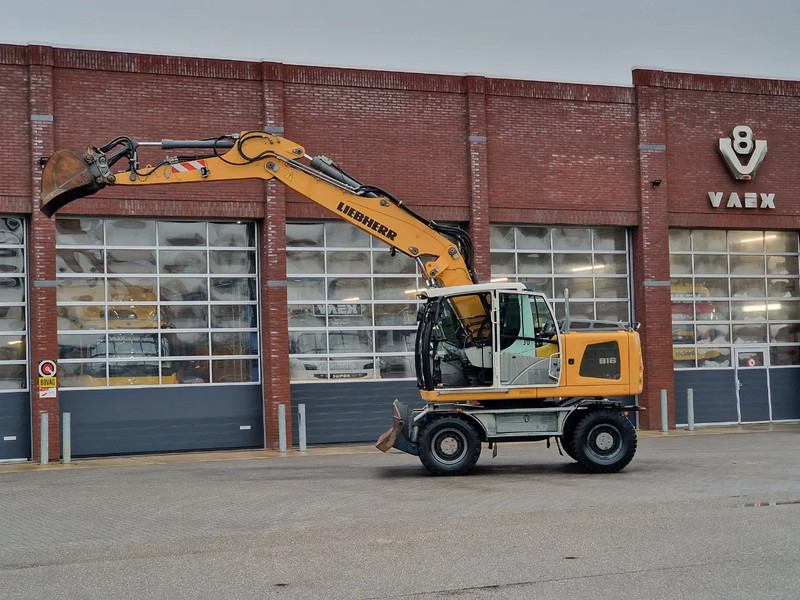 Liebherr A916 - 110 KW - Central Greasing - Camera - Pelle sur pneus: photos 2 Liebherr A916 - 110 KW - Central Greasing - Camera - Pelle sur pneus: photos 2