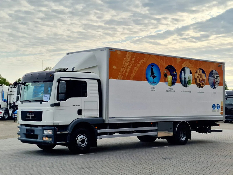 MAN TGM 15.250 4x2 - Sleepercab - Box - Zepro loadlift - Automatic - Camera - Camion fourgon: photos 3 MAN TGM 15.250 4x2 - Sleepercab - Box - Zepro loadlift - Automatic - Camera - Camion fourgon: photos 3