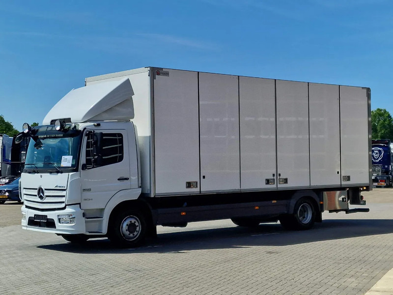 Mercedes-Benz Atego 1524 Box with sidedoors - Zepro loadlift - Full air - Euro 6 - Automatic - Camera system - Camion fourgon: photos 3 Mercedes-Benz Atego 1524 Box with sidedoors - Zepro loadlift - Full air - Euro 6 - Automatic - Camera system - Camion fourgon: photos 3