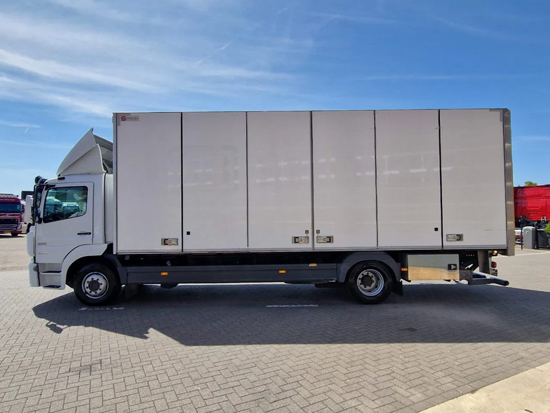 Mercedes-Benz Atego 1524 Box with sidedoors - Zepro loadlift - Full air - Euro 6 - Automatic - Camera system - Camion fourgon: photos 4 Mercedes-Benz Atego 1524 Box with sidedoors - Zepro loadlift - Full air - Euro 6 - Automatic - Camera system - Camion fourgon: photos 4