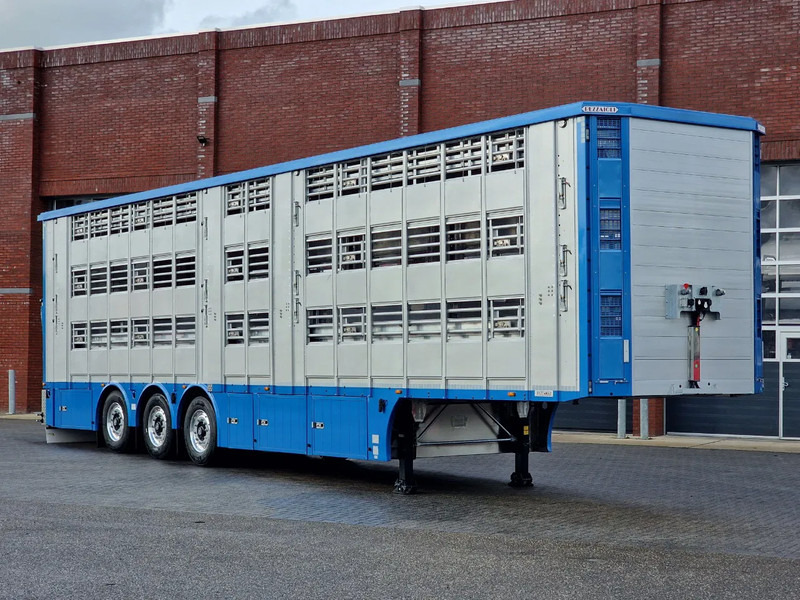 Pezzaioli New 3 stock livestock trailer 95.4M2 - Water & Ventilation - Lifting floors - Lifting roof - Lift axle - Semi-remorque bétaillère: photos 2 Pezzaioli New 3 stock livestock trailer 95.4M2 - Water & Ventilation - Lifting floors - Lifting roof - Lift axle - Semi-remorque bétaillère: photos 2