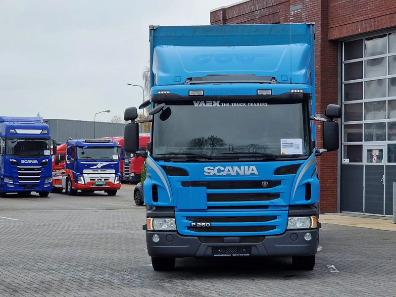 Scania P250 4x2 - Loadlift - Side boards - Full air - Euro 6 - Camion à rideaux coulissants: photos 2 Scania P250 4x2 - Loadlift - Side boards - Full air - Euro 6 - Camion à rideaux coulissants: photos 2