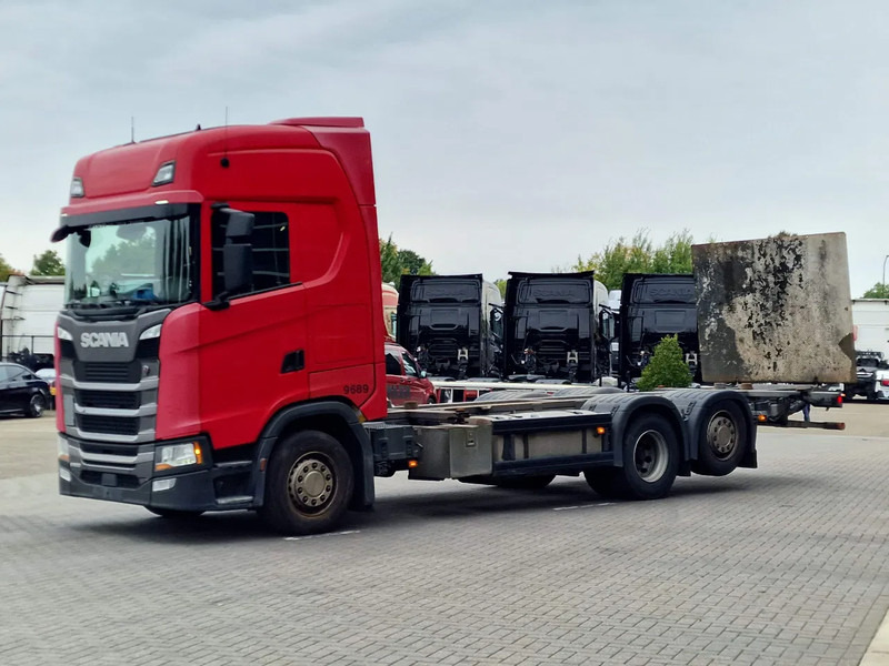 Scania S500 NGS Highline 6x2 - BDF - Full air - Loadlift - Navi - Retarder - Camion porte-conteneur/ Caisse mobile: photos 3 Scania S500 NGS Highline 6x2 - BDF - Full air - Loadlift - Navi - Retarder - Camion porte-conteneur/ Caisse mobile: photos 3