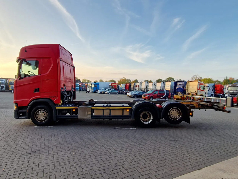 Scania S500 NGS Highline 6x2 - BDF - Full air - Navi - Retarder - Camion porte-conteneur/ Caisse mobile: photos 4 Scania S500 NGS Highline 6x2 - BDF - Full air - Navi - Retarder - Camion porte-conteneur/ Caisse mobile: photos 4