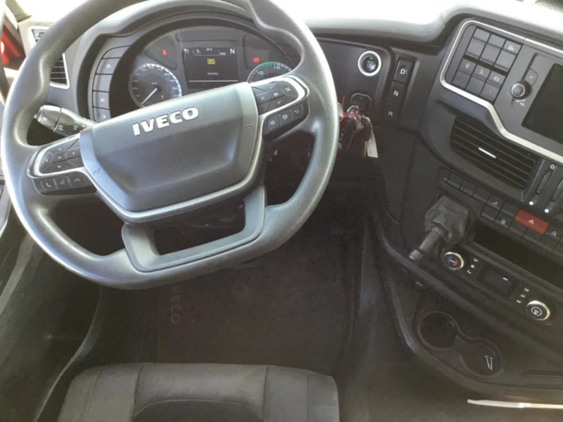 Iveco S-WAY 460 LNG - 4x2 - Retarder - Full air - Tracteur routier: photos 5 Iveco S-WAY 460 LNG - 4x2 - Retarder - Full air - Tracteur routier: photos 5