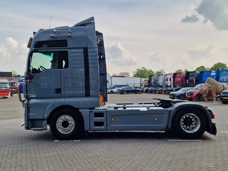 MAN TGX 18.580 4x2 XL - Retarder - PTO/Hydraulic - Night clima - Full spoiler - Alloy wheels - Tracteur routier: photos 4 MAN TGX 18.580 4x2 XL - Retarder - PTO/Hydraulic - Night clima - Full spoiler - Alloy wheels - Tracteur routier: photos 4