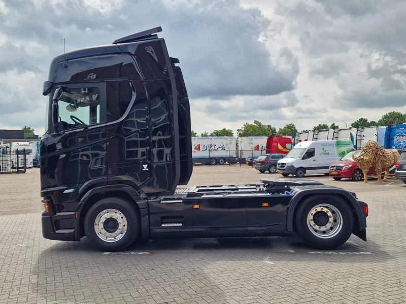 Scania 500S NGS Highline 4x2 - New - Full spec - Retarder - Night clima - Full air - Leather - Tracteur routier: photos 4 Scania 500S NGS Highline 4x2 - New - Full spec - Retarder - Night clima - Full air - Leather - Tracteur routier: photos 4