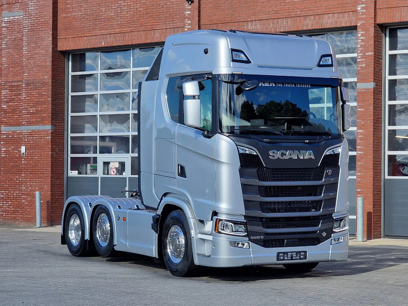 Scania 660S V8 NGS Highline 6x2/4 - New - Full spec - Retarder - Night clima - Led - Leather - Navi - Tracteur routier: photos 1 Scania 660S V8 NGS Highline 6x2/4 - New - Full spec - Retarder - Night clima - Led - Leather - Navi - Tracteur routier: photos 1