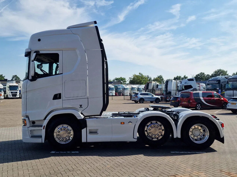 Scania 660S V8 NGS Highline 6x2/4 - New - Old dashboard - Full spec - Retarder - Night clima - Led - Leather - Navi - Tracteur routier: photos 4 Scania 660S V8 NGS Highline 6x2/4 - New - Old dashboard - Full spec - Retarder - Night clima - Led - Leather - Navi - Tracteur routier: photos 4
