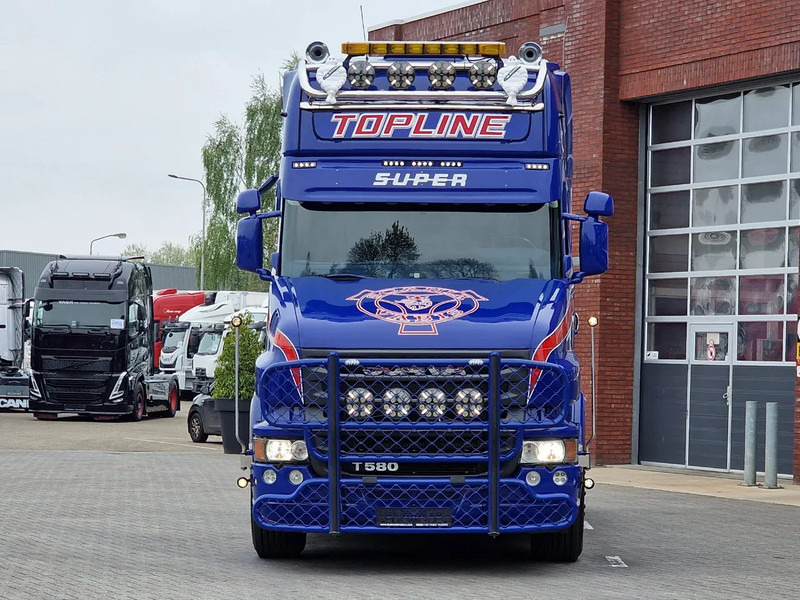 Scania T580 V8 Topline 6x2 - Original Scania Hauber / Torpedo - Manual gearbox - Show truck - Retarder - Tracteur routier: photos 2 Scania T580 V8 Topline 6x2 - Original Scania Hauber / Torpedo - Manual gearbox - Show truck - Retarder - Tracteur routier: photos 2