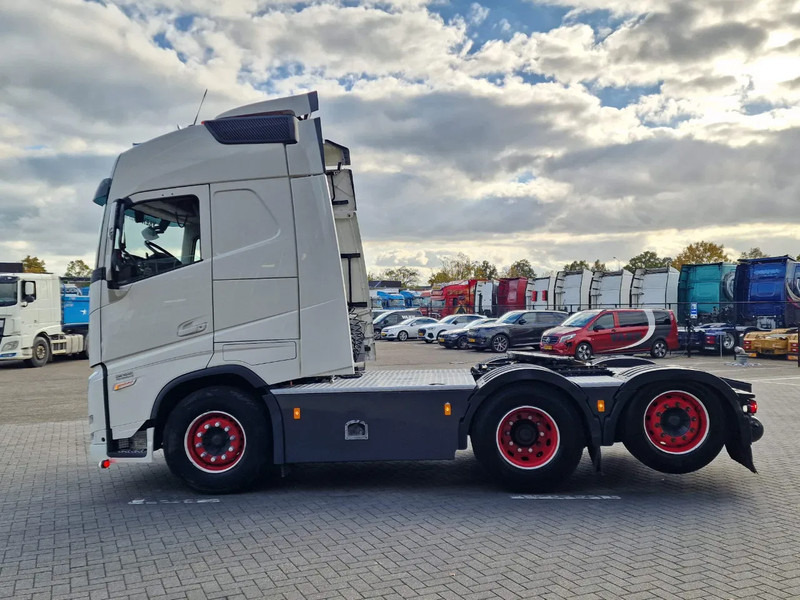 Volvo FH 13.500 Globetrotter 6x2 - I Save - 3.00 WB - PTO/Hydraulic - Full air - Custom interior - Tracteur routier: photos 4 Volvo FH 13.500 Globetrotter 6x2 - I Save - 3.00 WB - PTO/Hydraulic - Full air - Custom interior - Tracteur routier: photos 4