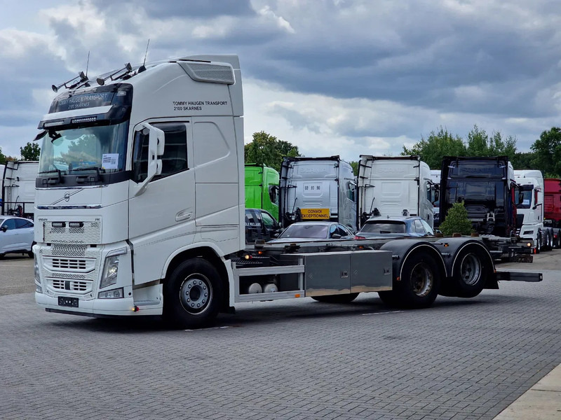 Volvo FH 13.500 Globetrotter XL 6x2 - BDF - Retarder - I parkcool - Full air - 4.90 WB - Camion porte-conteneur/ Caisse mobile: photos 3 Volvo FH 13.500 Globetrotter XL 6x2 - BDF - Retarder - I parkcool - Full air - 4.90 WB - Camion porte-conteneur/ Caisse mobile: photos 3