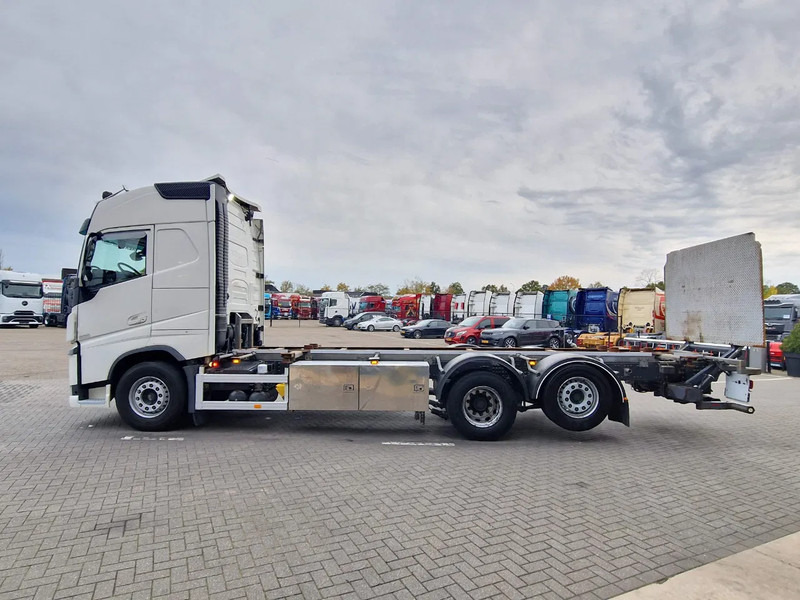 Volvo FH 13.540 Globetrotter 6x2 - BDF - Loadlift - Full air - I parkcool - 4.80 WB - Camion porte-conteneur/ Caisse mobile: photos 4 Volvo FH 13.540 Globetrotter 6x2 - BDF - Loadlift - Full air - I parkcool - 4.80 WB - Camion porte-conteneur/ Caisse mobile: photos 4