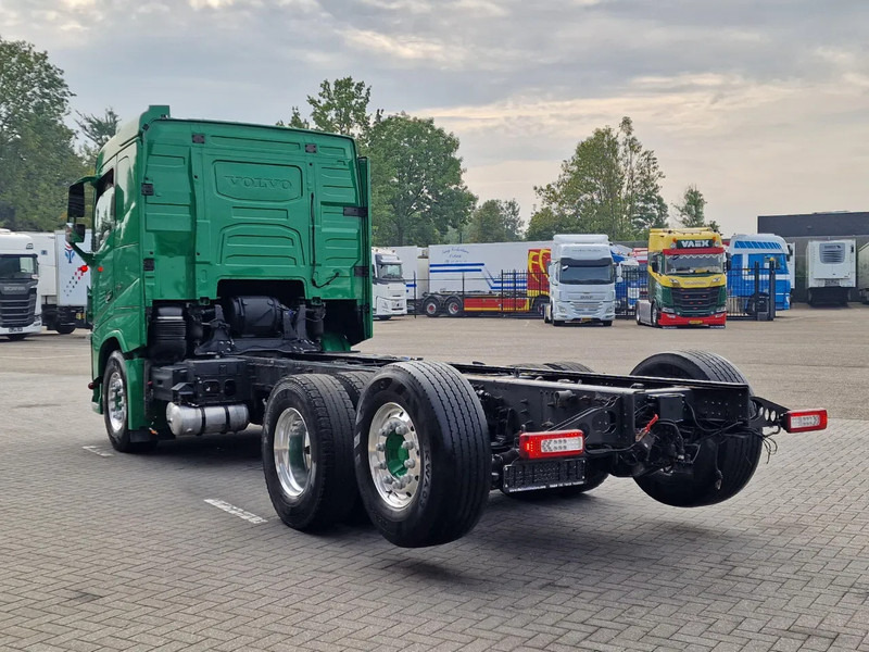 Volvo FH 16.750 Lowroof 6x2*4 - Chassis - 4.30 WB - Steering axle - Retarder - Custom interior - Châssis cabine: photos 5 Volvo FH 16.750 Lowroof 6x2*4 - Chassis - 4.30 WB - Steering axle - Retarder - Custom interior - Châssis cabine: photos 5