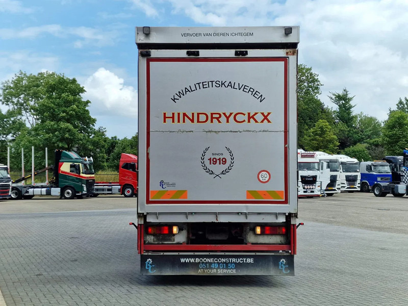 Camion bétaillère Volvo FM 250 4x- Livestock 2 deck - Lifting floors - Loadlift - Manual gearbox: photos 7 Camion bétaillère Volvo FM 250 4x- Livestock 2 deck - Lifting floors - Loadlift - Manual gearbox: photos 7