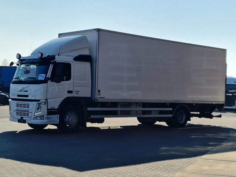 Volvo FM 330 4x2 - Carrier MT 18 Frigo - Loadlift - Full air - Sleepercab - Camion frigorifique: photos 3 Volvo FM 330 4x2 - Carrier MT 18 Frigo - Loadlift - Full air - Sleepercab - Camion frigorifique: photos 3