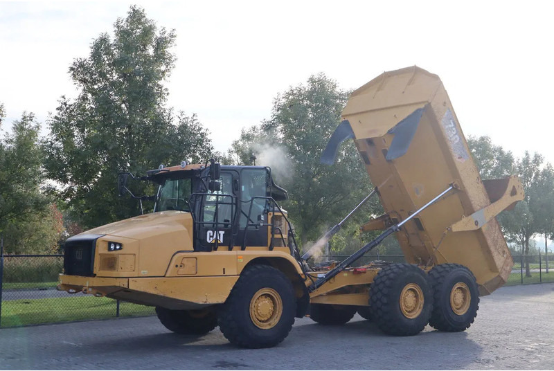 Caterpillar 730 04A | TAILGATE | LOW HOURS - Tombereau articulé: photos 2 Caterpillar 730 04A | TAILGATE | LOW HOURS - Tombereau articulé: photos 2