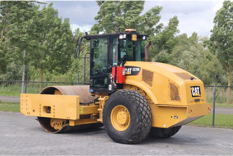 Caterpillar CS78B | TRIMBLE GPS | GOOD CONDITION - Compacteur: photos 3 Caterpillar CS78B | TRIMBLE GPS | GOOD CONDITION - Compacteur: photos 3