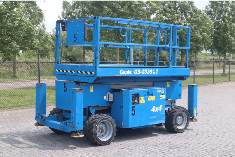 Genie GS-3369 RT | 12 METER | 454 kg - Nacelle ciseaux: photos 3 Genie GS-3369 RT | 12 METER | 454 kg - Nacelle ciseaux: photos 3