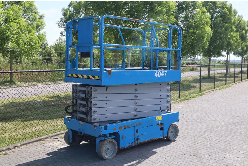 Genie GS-4047 | 14 METER | 350 KG - Nacelle ciseaux: photos 3 Genie GS-4047 | 14 METER | 350 KG - Nacelle ciseaux: photos 3