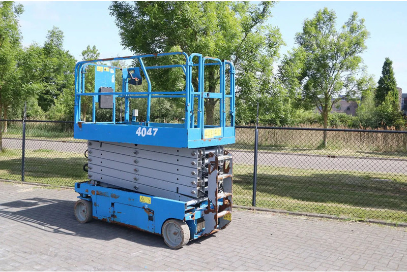 Genie GS-4047 | 14 METER | 350 KG - Nacelle ciseaux: photos 2 Genie GS-4047 | 14 METER | 350 KG - Nacelle ciseaux: photos 2