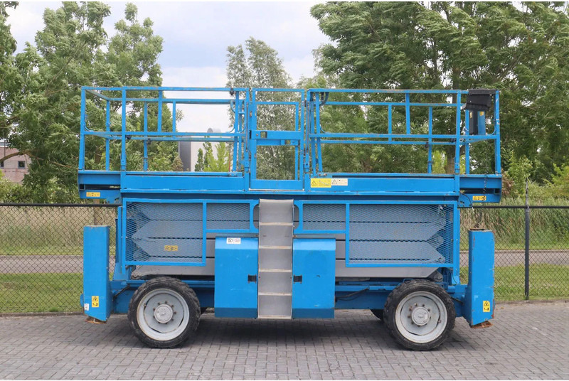 Genie GS-4390 RT | 15 METER | 680 KG - Nacelle ciseaux: photos 1 Genie GS-4390 RT | 15 METER | 680 KG - Nacelle ciseaux: photos 1