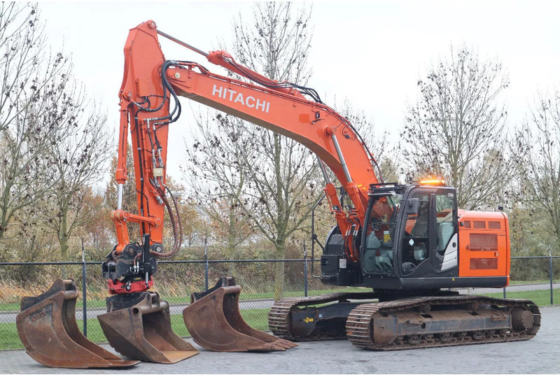 Hitachi ZX225 USRLC-6 | ROTOTILT | 3X BUCKET | TOPCON 3D MC GPS - Pelle sur chenille: photos 2 Hitachi ZX225 USRLC-6 | ROTOTILT | 3X BUCKET | TOPCON 3D MC GPS - Pelle sur chenille: photos 2