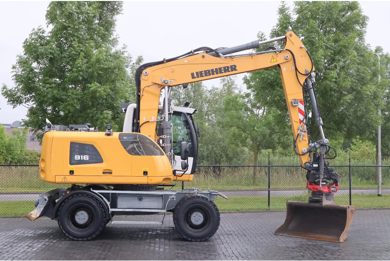 Liebherr A916 LITRONIC | ROTOTILT | BUCKET | DOZERBLADE - Pelle sur pneus: photos 4 Liebherr A916 LITRONIC | ROTOTILT | BUCKET | DOZERBLADE - Pelle sur pneus: photos 4
