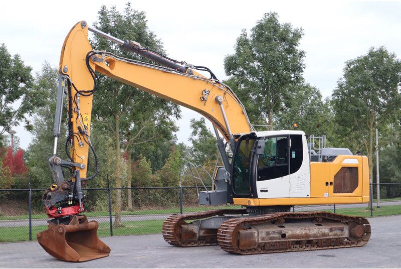 Liebherr R924 WLC | ROTOTILT R8 | BUCKET | - Pelle sur chenille: photos 2 Liebherr R924 WLC | ROTOTILT R8 | BUCKET | - Pelle sur chenille: photos 2