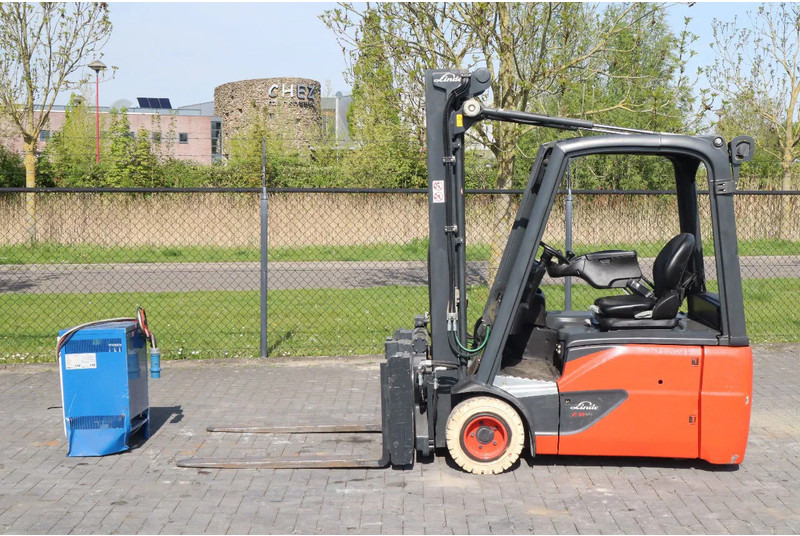 Linde E18 -02 | ROTATOR FORKS | SIDESHIFT - Chariot élévateur électrique: photos 1 Linde E18 -02 | ROTATOR FORKS | SIDESHIFT - Chariot élévateur électrique: photos 1