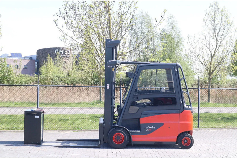 Linde E35 HL-01 | SIDESHIFT | POSITIONERS | LOW HOURS - Chariot élévateur électrique: photos 1 Linde E35 HL-01 | SIDESHIFT | POSITIONERS | LOW HOURS - Chariot élévateur électrique: photos 1