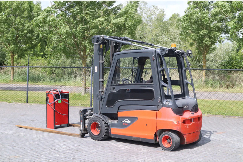 Linde E35 L-01 | DUPLEX | SIDESHIFT | POSITIONERS | LOW HOURS - Chariot élévateur électrique: photos 3 Linde E35 L-01 | DUPLEX | SIDESHIFT | POSITIONERS | LOW HOURS - Chariot élévateur électrique: photos 3