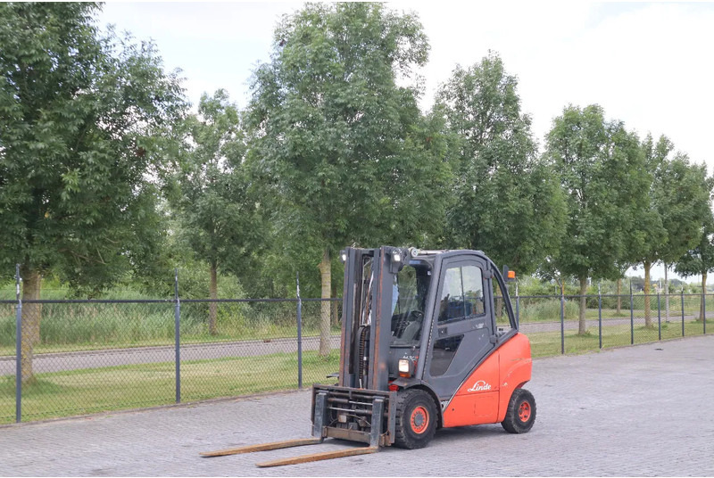 Linde H35D | SIDESHIFT + SPREADER | FREELIFT | 4.7 M - Chariot élévateur diesel: photos 2 Linde H35D | SIDESHIFT + SPREADER | FREELIFT | 4.7 M - Chariot élévateur diesel: photos 2