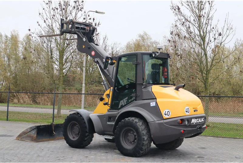 Mecalac AF 1050 | BUCKET | FORKS | HYDR. QUICK COUPLER - Chargeuse sur pneus: photos 3 Mecalac AF 1050 | BUCKET | FORKS | HYDR. QUICK COUPLER - Chargeuse sur pneus: photos 3