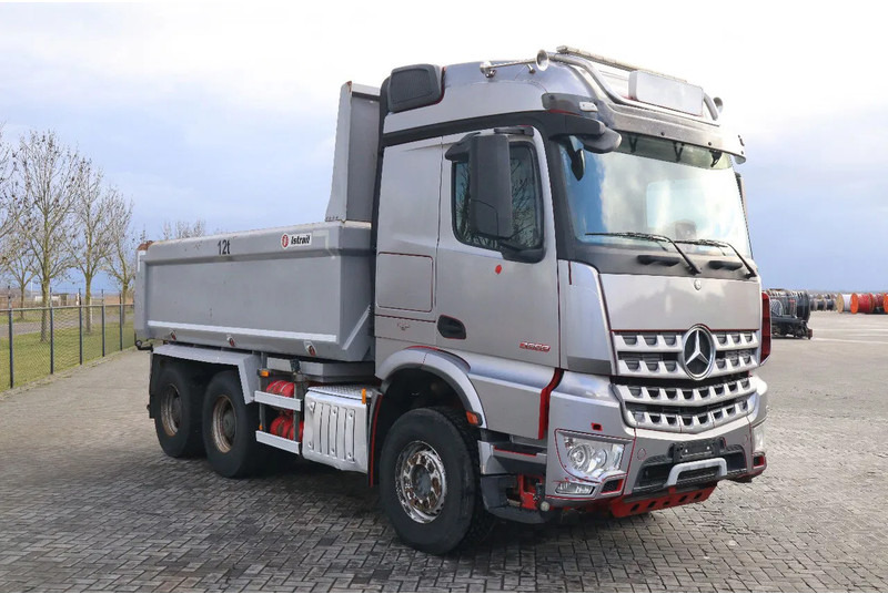 Mercedes-Benz Arocs 2658 2858 | 6X4 EURO 6 BIG AXLES | RETARDER | ENGINE PROBLEM - Camion benne: photos 3 Mercedes-Benz Arocs 2658 2858 | 6X4 EURO 6 BIG AXLES | RETARDER | ENGINE PROBLEM - Camion benne: photos 3