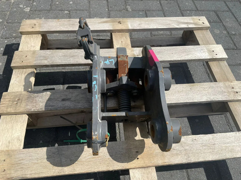SMP S30 | HALF-AUTO QUICK COUPLER | SNELWISSEL | VOLVO EC18 - Cisaille de démolition pour Engins de chantier: photos 4 SMP S30 | HALF-AUTO QUICK COUPLER | SNELWISSEL | VOLVO EC18 - Cisaille de démolition pour Engins de chantier: photos 4