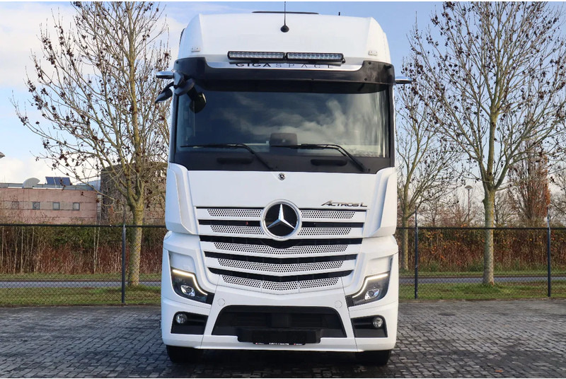 Mercedes-Benz Actros 2553 | 6X2 | FULL AIR | RETARDER | 33.000 KM! | EURO 6 - Tracteur routier: photos 2 Mercedes-Benz Actros 2553 | 6X2 | FULL AIR | RETARDER | 33.000 KM! | EURO 6 - Tracteur routier: photos 2