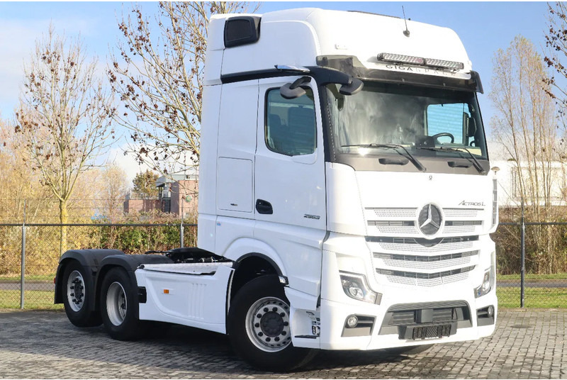 Mercedes-Benz Actros 2553 | 6X2 | FULL AIR | RETARDER | 33.000 KM! | EURO 6 - Tracteur routier: photos 3 Mercedes-Benz Actros 2553 | 6X2 | FULL AIR | RETARDER | 33.000 KM! | EURO 6 - Tracteur routier: photos 3